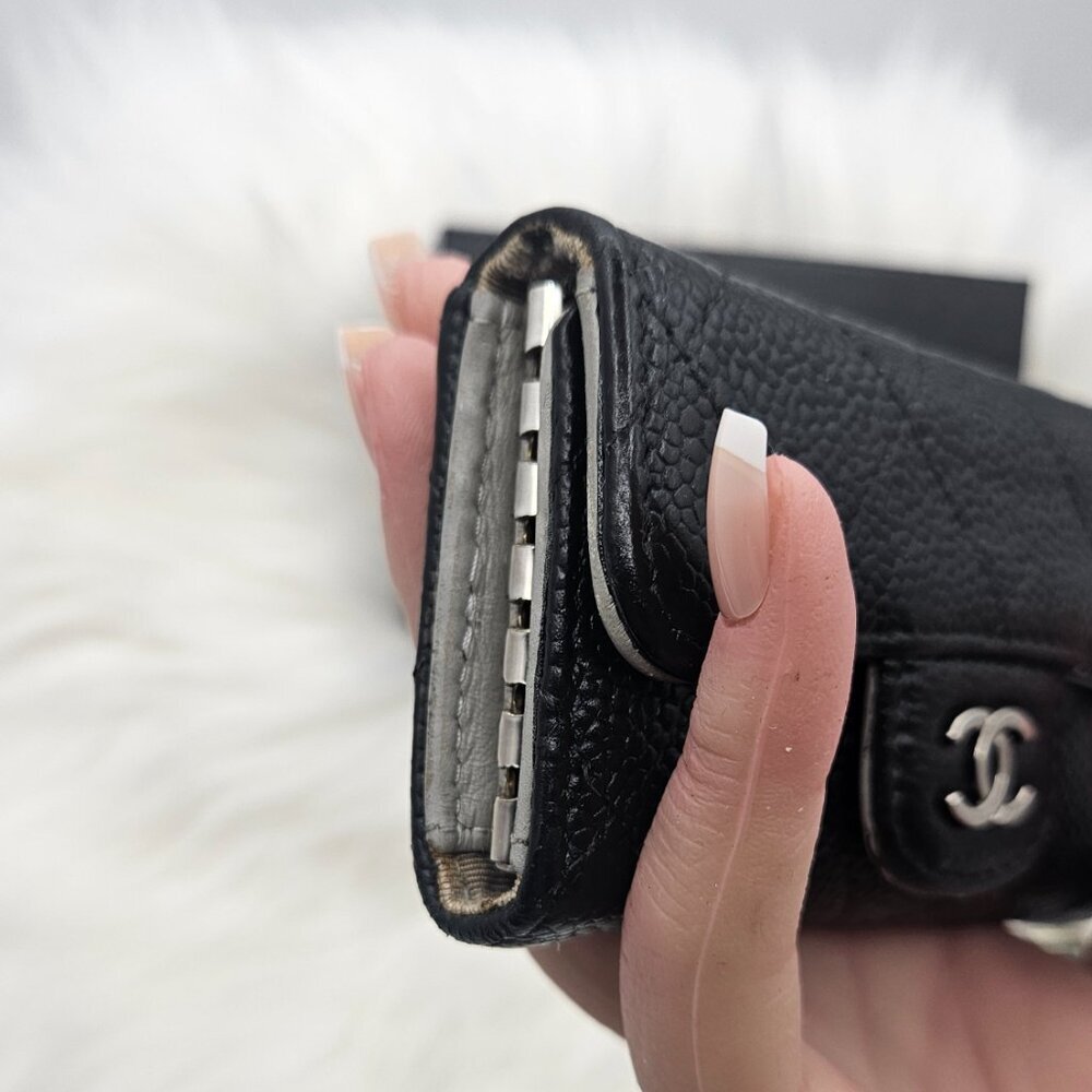 📌SOLD📌 Chanel Quilted Caviar 6 Keycase/Card holder - Picture 8 of 11
